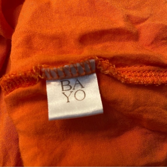 🛍️3/$30  Bayo‎ women’s orange colourblock rear button up top in size medium - Picture 8 of 9